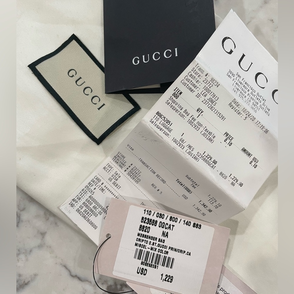 GUCCI half moon hobo bag with vintage GUCCI name logo. - Picture 15 of 15